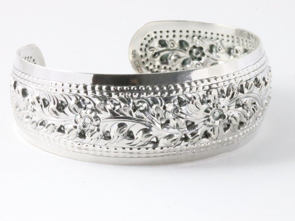 For You: An Engraved Floral Silver Cuff gift - 1/1