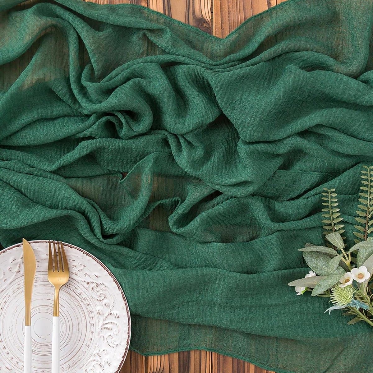 Donkergroene Muslin Tafelrunner: Elegantie voor Elke Gelegenheid